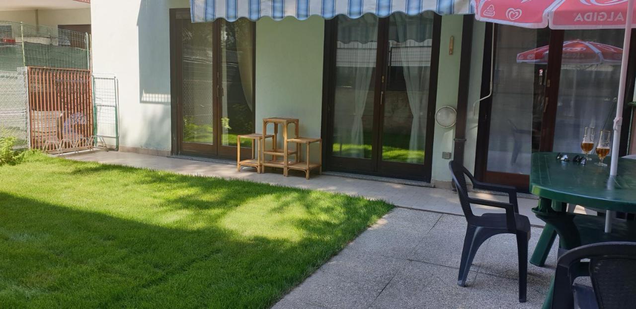 Holiday Residence With Private Garden Kültér fotó